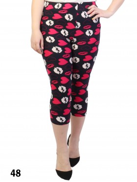 Plus Size Kiss Print Capri Leggings